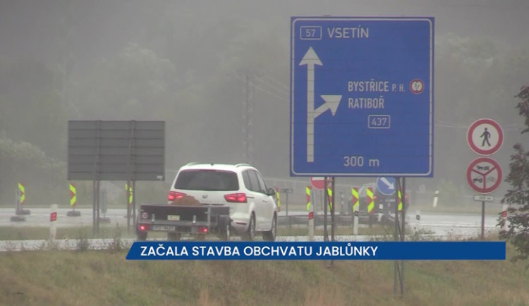 Začala stavba obchvatu Jablůnky, řidiči musí v okolí počítat se zvýšeným provozem nákladních aut