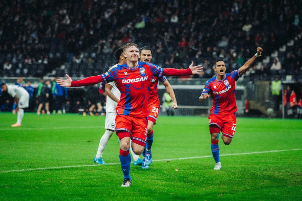 Fotbalisté Plzně fantastickým závěrem utkání smazali dvoubrankovu ztrátu a ve Frankfurtu remizovali 3:3