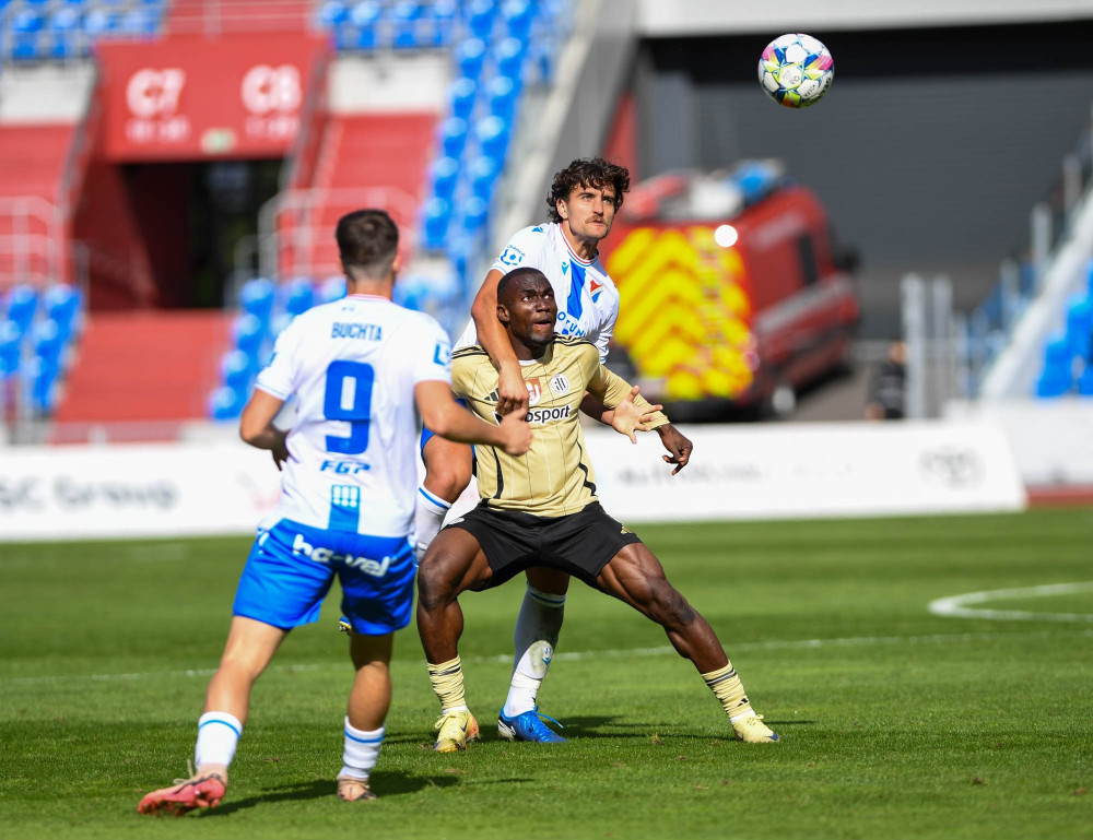 Fotbalisté Ostravy zdolali poslední Budějovice 2:1 a doma zůstali stoprocentní.