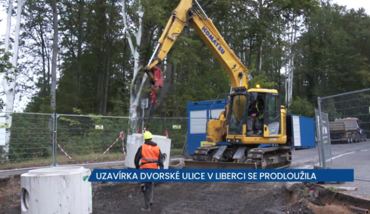 Uzavírka frekventované Dvorské ulice v Liberci se protáhla, potrvá až do listopadu