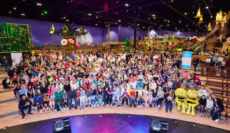 Děti z asistované reprodukce se setkaly v oblíbeném Majalandu