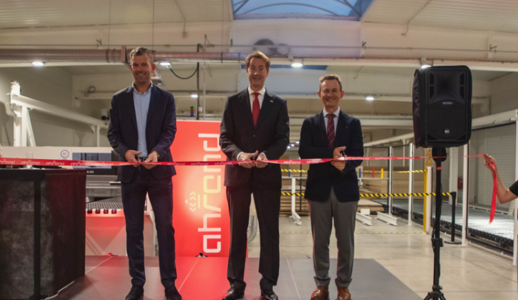 Společnost Ahrend nastavuje nový standard pro odvětví výroby kancelářského nábytku