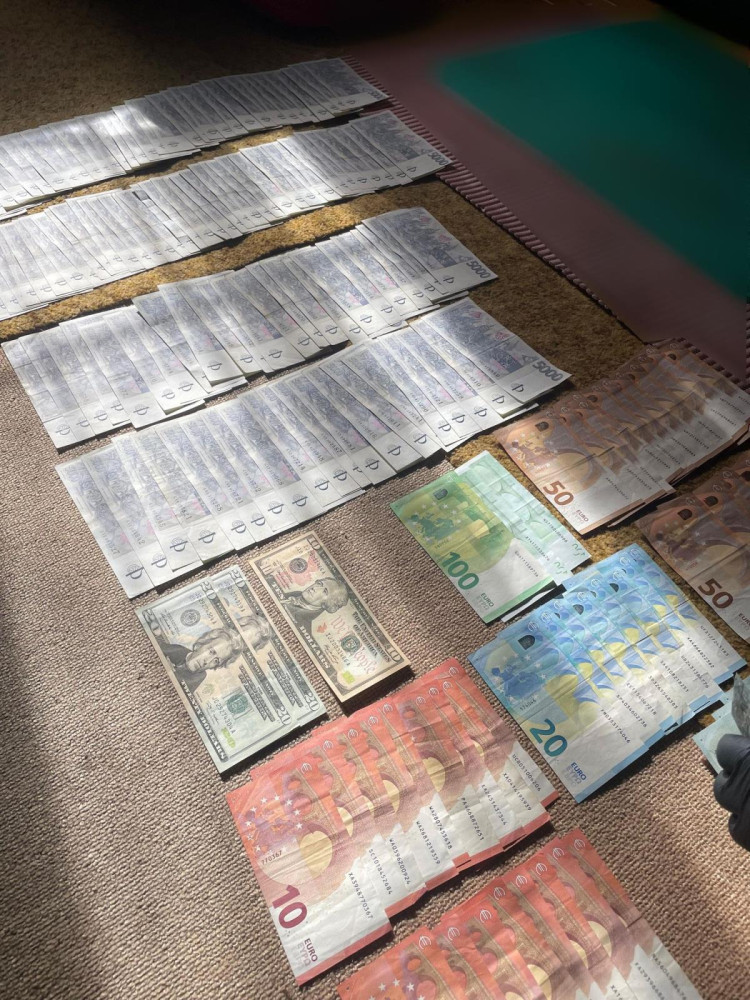 Přes pět milionů cigaret bez platné tabákové nálepky. Kriminalisté objasnili rozsáhlý případ