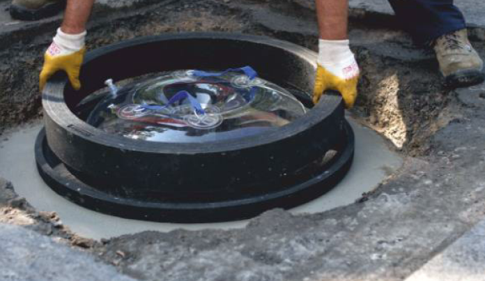 Omezená mrazuvzdornost betonu – klíčový faktor který snižuje životnost uložení kanalizačních poklopů v pozemních komunikacích