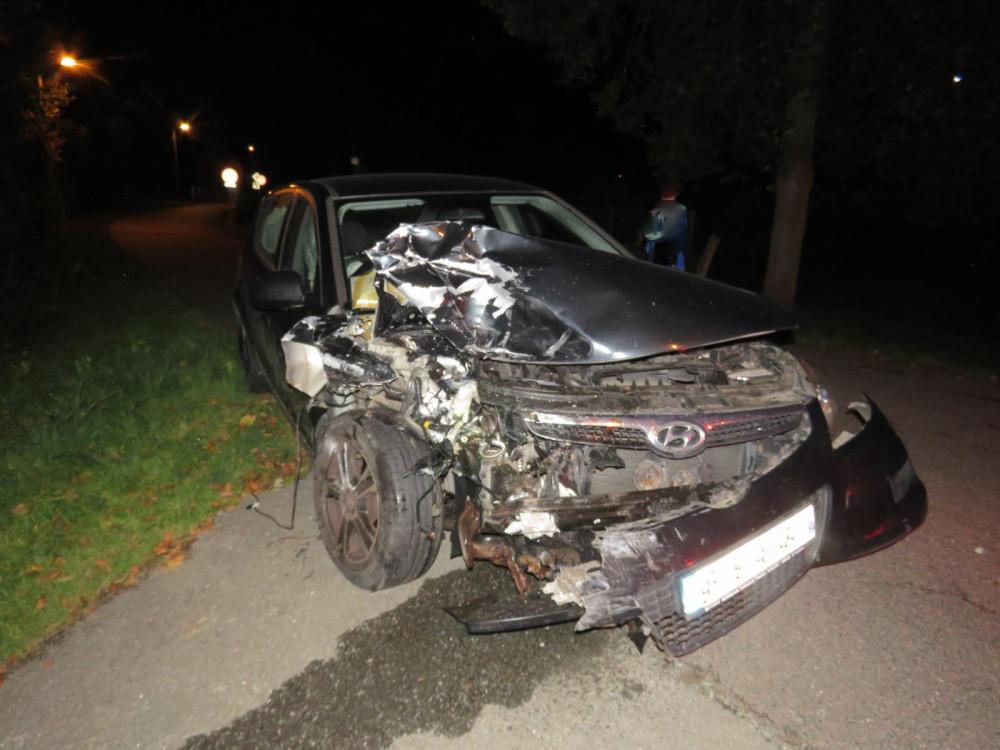 Opilá řidička narazila do vozidla, které stálo u krajnice. Nadýchala téměř tři promile