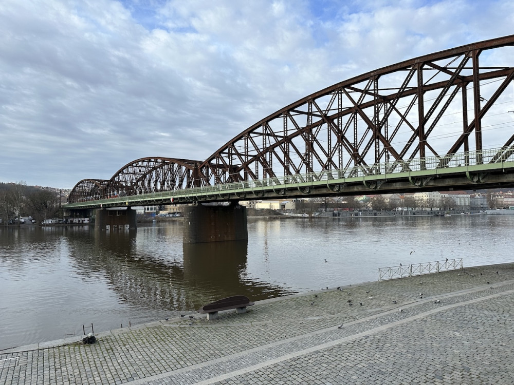 V konstrukci mostu výtoňského mostu objevili první trhlinu. Omezit dopravu ale nutné není