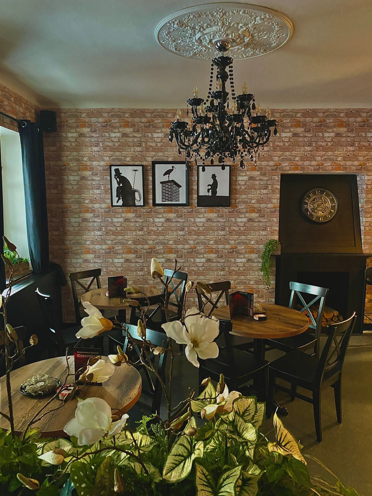 Oblíbený kominický bar se otevírá i jako kavárna. Láká na dobrou kávu a zákusky