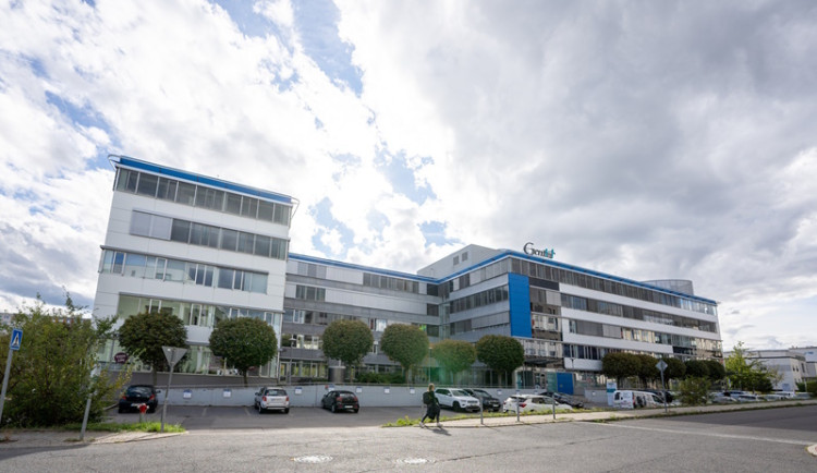 V Praze se otevřela nejmodernější oční klinika v Česku. Nabízí pět operačních sálů, počítá se i s dětskou ortoptikou