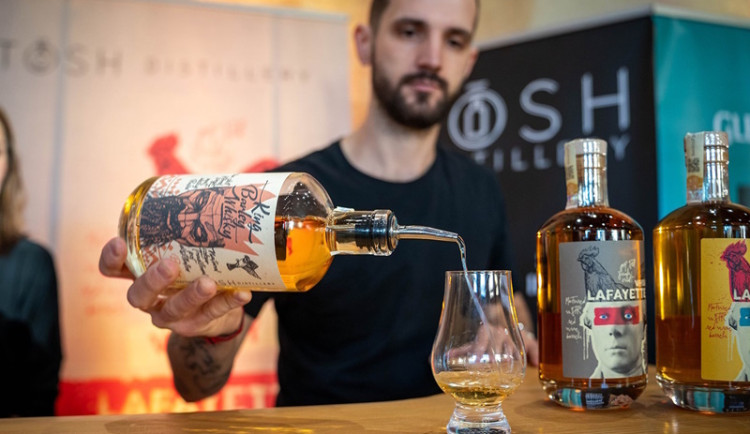 Whisky Life! Prague láká na řízené degustace, barmanskou soutěž i ukázku skotských tanců