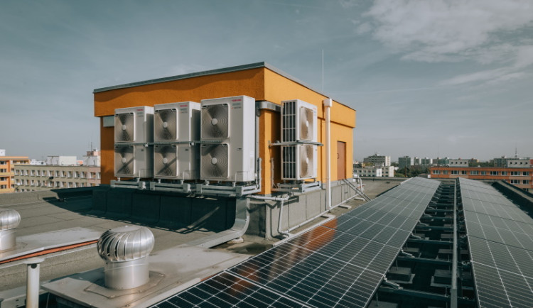 I obyvatelé paneláků mohou ušetřit na vytápění