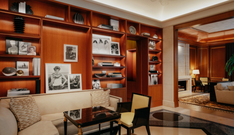 Prožijte podzim ve Four Seasons Hotel Prague v knihovně fotografa Bruce Webera - kde se setkává umění a gastronomie