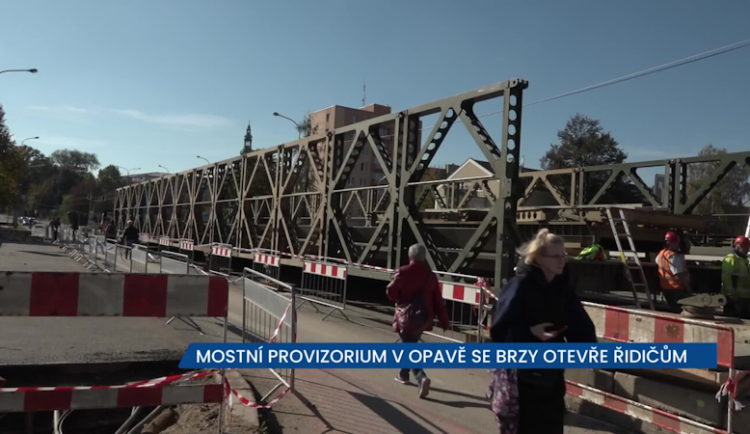 Mostní provizorium v Opavě se již brzy otevře řidičům, zatím je zde vjezd zakázán