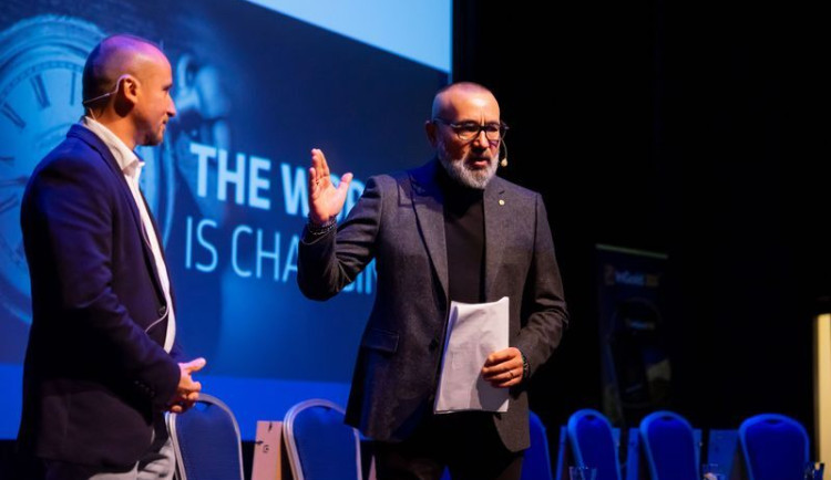 Zlatá digitální revoluce 2024: Robert Vlášek představuje budoucnost investování do zlata