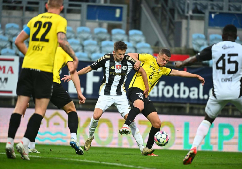 Fotbalisté Českých Budějovic podlehli Hradci Králové a stále čekají na výhru