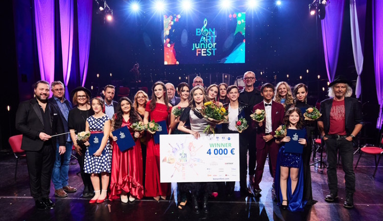 Finále Bon Art Junior Fest: Hybernia ožila mladými talenty a světovou atmosférou