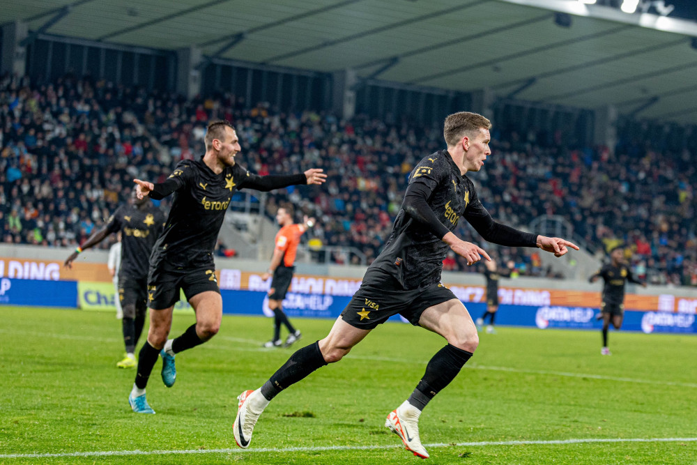 Fotbalisté Slavie remizovali v Hradci 1:1