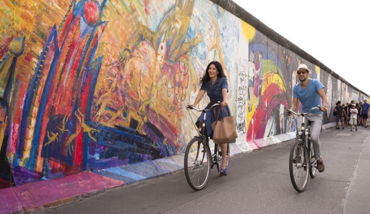 Berlín si připomene 35 let od pádu Zdi