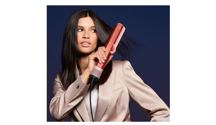 Společnost Dyson představuje vánoční edici produktů pro péči o vlasy ve speciálních barvách