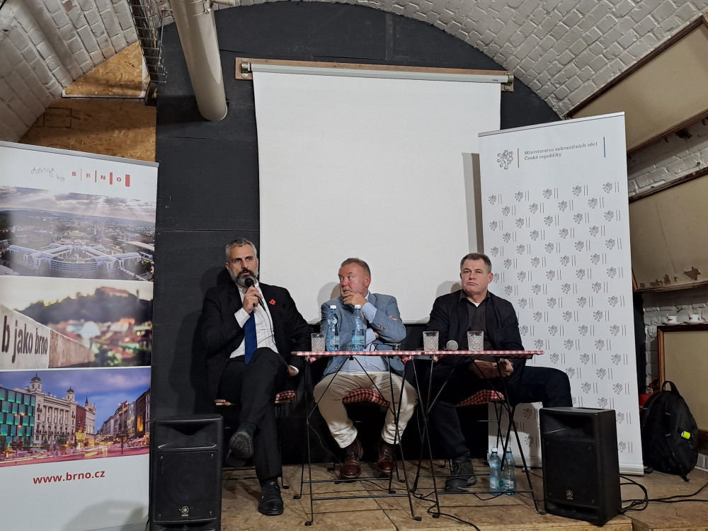 Rusko má permanentní pocit ublíženosti, říká vládní koordinátor strategické komunikace