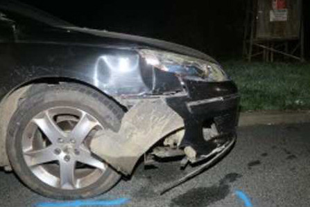 Muže vedoucího kolo po silnici srazil nepozorný řidič. Chodec zemřel