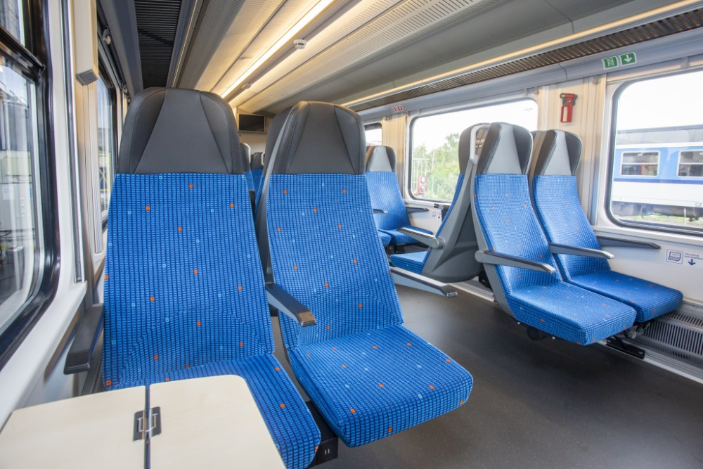 Nové lišky slibují na železnici v Královéhradeckém kraji první třídu i ve druhé