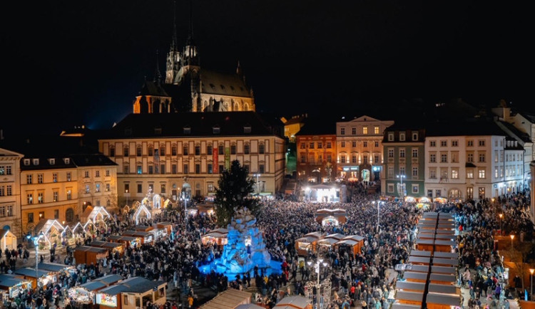 Tisíce lidí sledovaly slavnostní zahájení Vánoc Brno