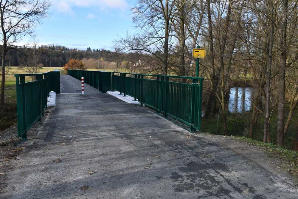 Lávka přes Úhlavu v plzeňském Hradišti je opět průjezdná. Užívají si ji cyklisté i pěší