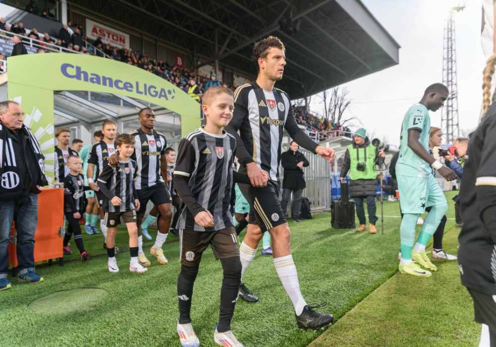 Fotbalisté Pardubic remizovali s Budějovicemi 0:0, Zlatohlávek nedal penaltu