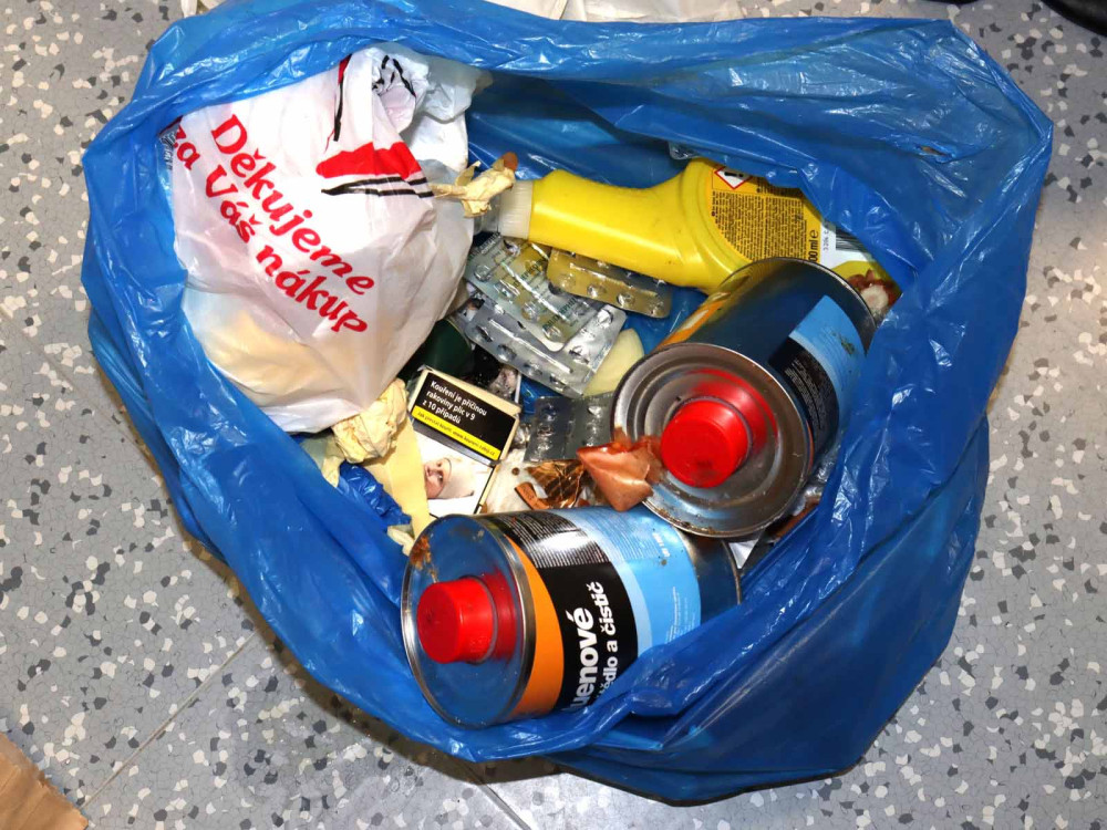 VIDEO: Kriminalisté na Brněnsku odhalili dvě varny pervitinu. Léky k výrobě drogy pocházely ze zahraničí