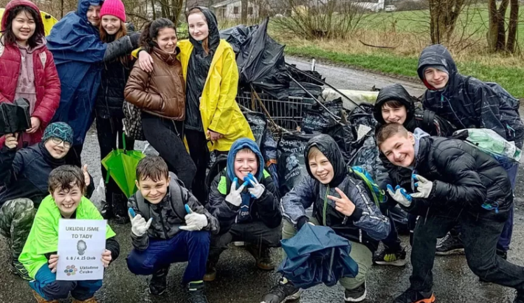 Ukliďme Česko slaví Mezinárodní den dobrovolníků