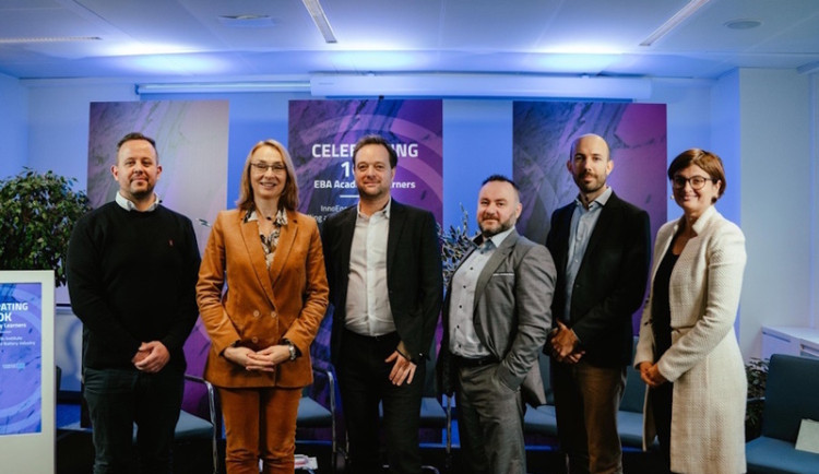 Vzdělávací instituce EIT InnoEnergy Skills Institute překonala hranici 100.000 pracovníků vyškolených v souladu s vyvíjejícími se potřebami bateriového průmyslu