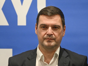 Živě: První kongres politické strany Motoristé sobě