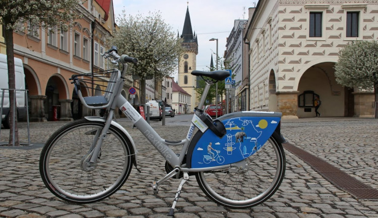 Hradecký kraj podpoří sdílená kola i v příštím roce. Obce dostanou pět milionů