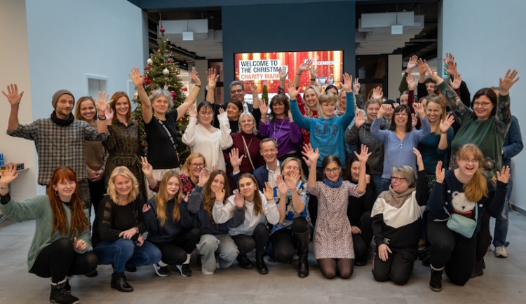 Vánoční jarmark v dobříšském Bobcatu podpořil charitu