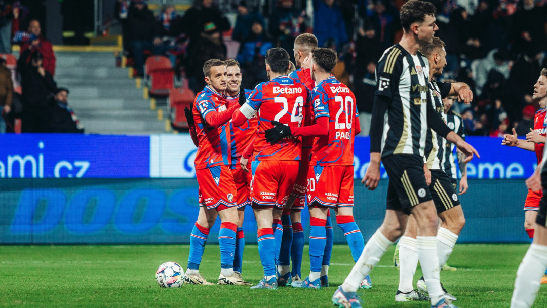 Fotbalisté Plzně rozdrtili Budějovice 7:2 a na vedoucí Slavii ztrácejí sedm