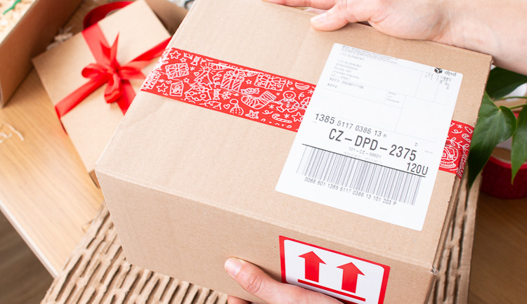 Jak zabalit dárkové balení, aby přežilo cestu?