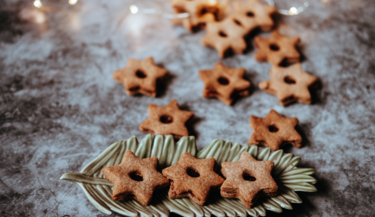 Každý třetí Čech letos upeče méně cukroví. Vlašské ořechy mizí z trhu
