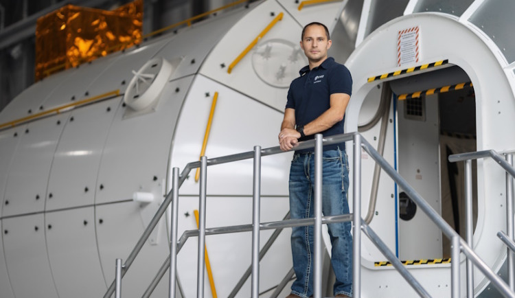Živě: Astronaut Aleš Svoboda se vrací z výcviku ESA 