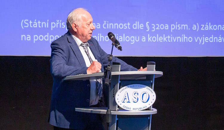 Živě: Postavení a práva zaměstnanců v digitálním věku