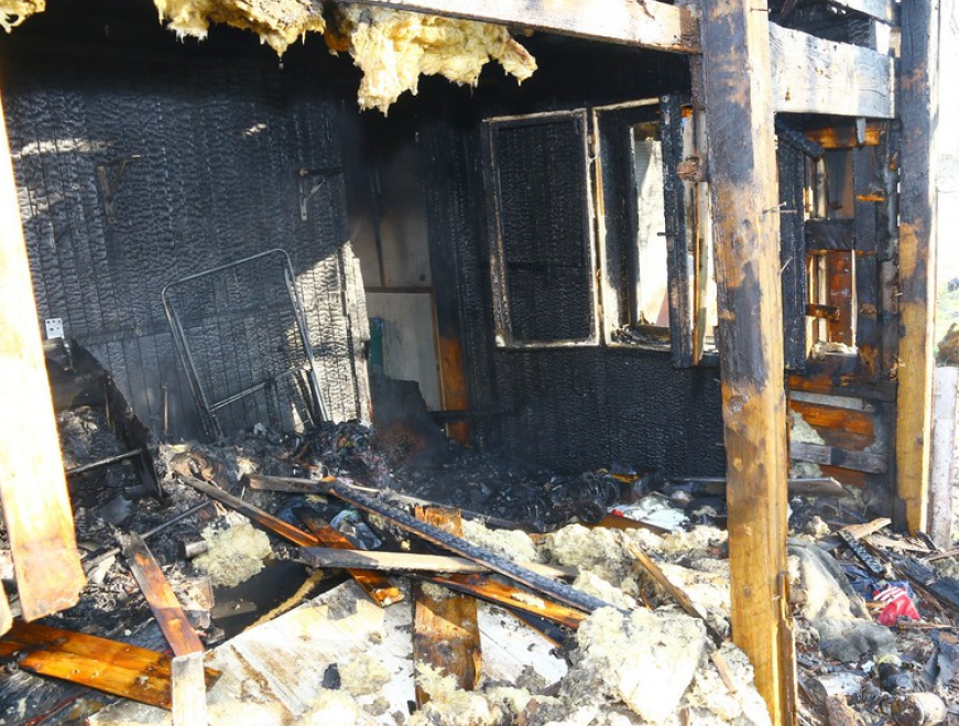 Muž měl na Štěpána zapálit chatku se dvěma lidmi. Ostravští kriminalisté jej obvinili z pokusu o vraždu