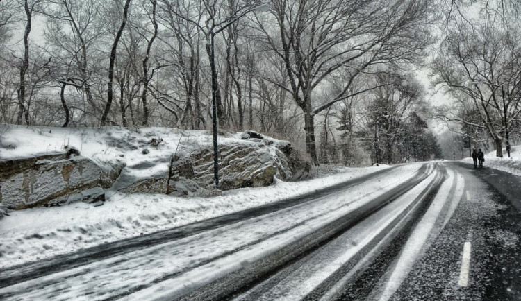 Liberecko potrápí ledovka. Dorazí sněžení i mrznoucí déšť
