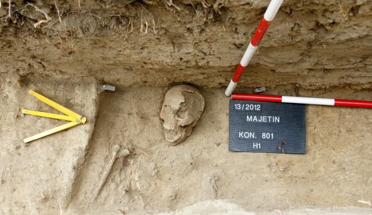 Voják z Majetína používal zuby k otevírání nábojů. Olomoučtí archeologové přišli s unikátním zjištěním