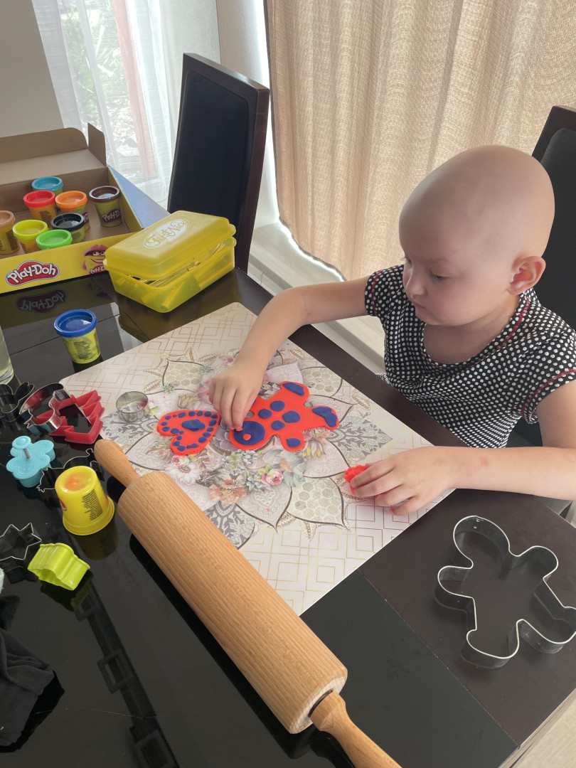 Z obyčejné bolesti zad se u pětileté holčičky vyklubalo onkologické onemocnění. Musela podstoupit transplantaci kostní dřeně