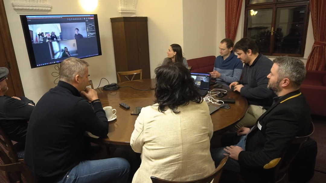 Nový terminál na vysokorychlostní železnici v Hranicích se přiblíží k městu. Radnice chce spojení s autobusy