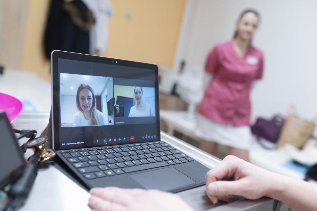 Šumperk, Prostějov, Tovačov, Hrubá Voda. Telemedicína si razí cestu moravskými domovy pro seniory