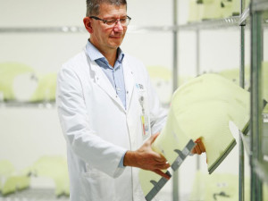 Nečekaná diagnóza, jasné řešení: Jak protonová terapie pomáhá mužům s rakovinou prostaty