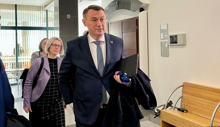 Roční podmínka a pokuta pro hejtmana Půtu. Soudce potvrdil, že jsem nezneužil svého postavení a nepřijal údajně slíbených 800 tisíc, řekl