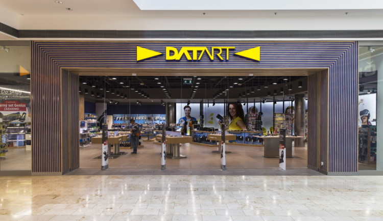 Holicí strojky, sluchátka nebo kávovary? Zjistěte, co si dnes Češi nejčastěji dávají k Valentýnu