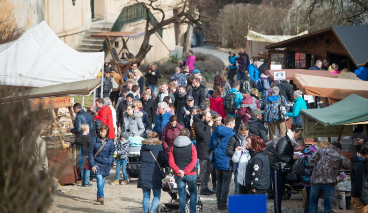 Největší oslava moravského uzeného na světě opět provoní hrad Veveří u Brna
