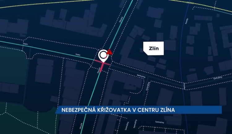 Nehodová křížovatka v centru Zlína, spojující ulice Dlouhá, Vodní a Santaržiny